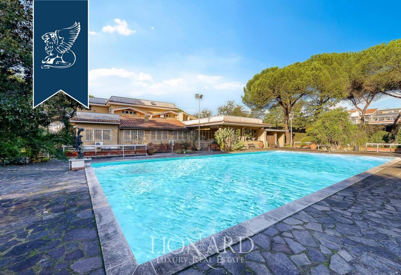 Вилла в Риме, Италия, 1 600 м² - фото 2