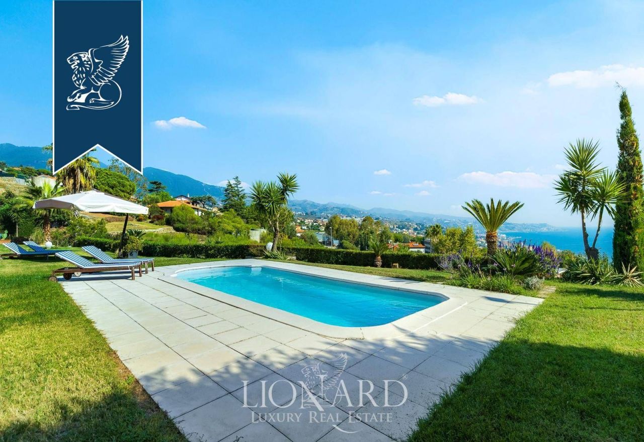 Вилла в Сан-Ремо, Италия, 600 м² - фото 4