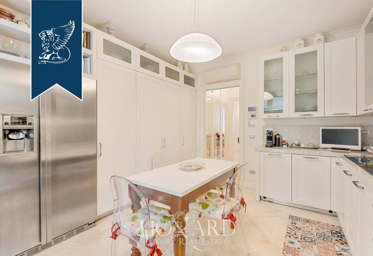 Вилла в Форте деи Марми, Италия, 326 м² - фото 11