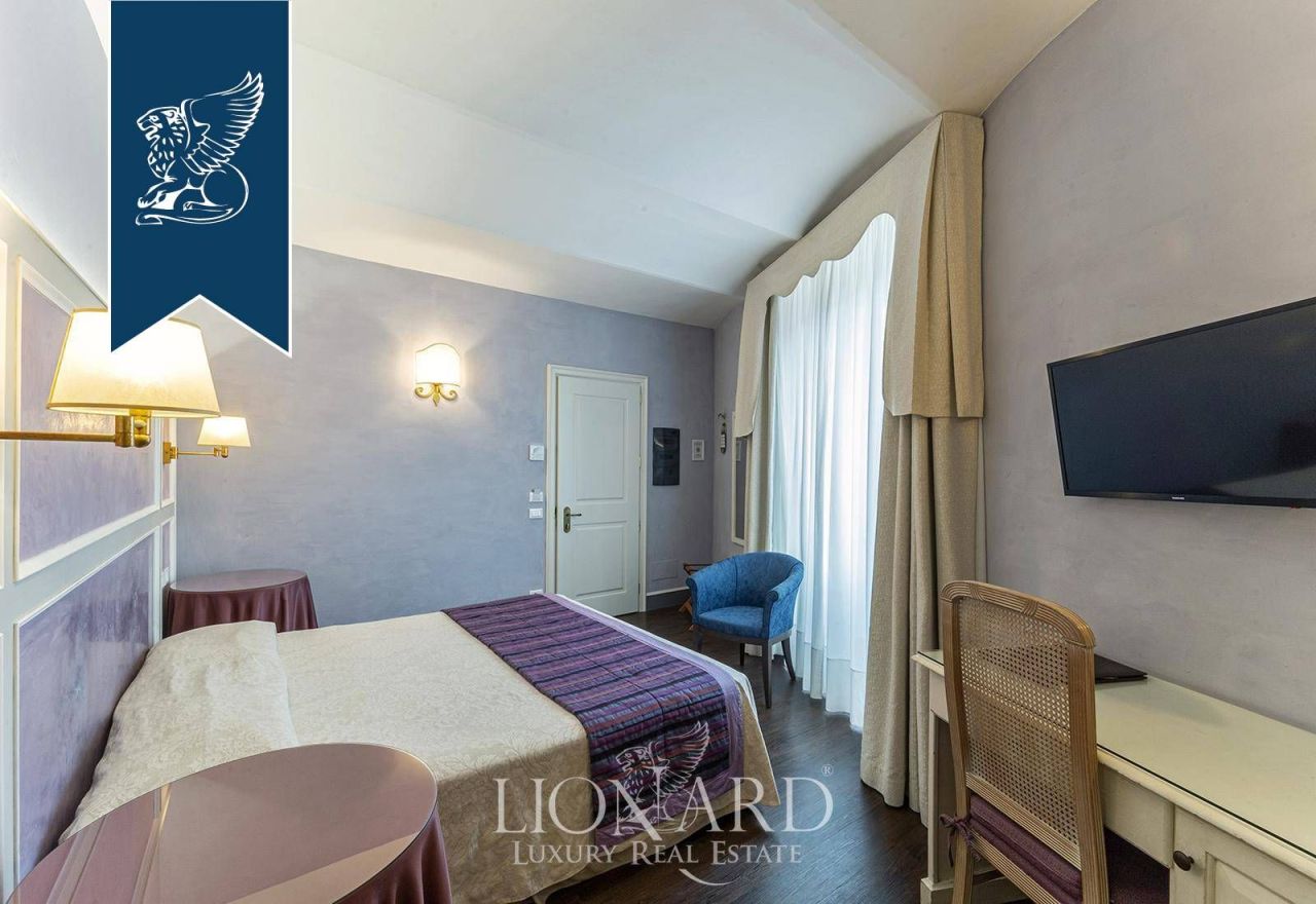 Отель, гостиница во Флоренции, Италия, 424 м² - фото 12