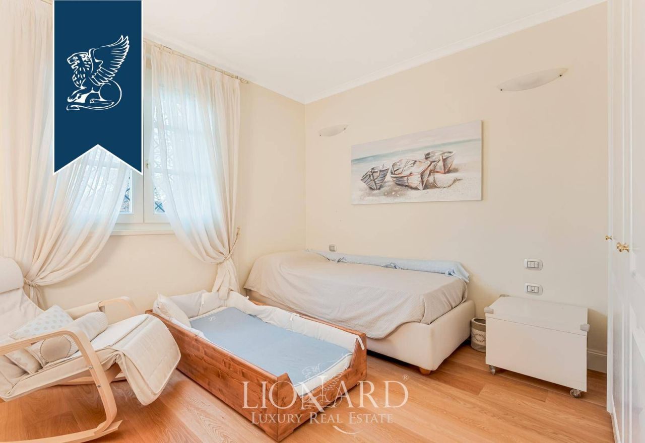 Вилла в Форте деи Марми, Италия, 326 м² - фото 18