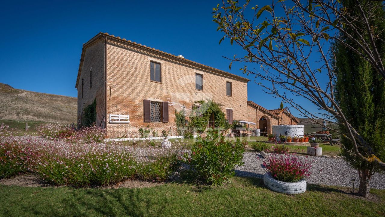 Дом в Ашано, Италия, 734.55 м² - фото 1