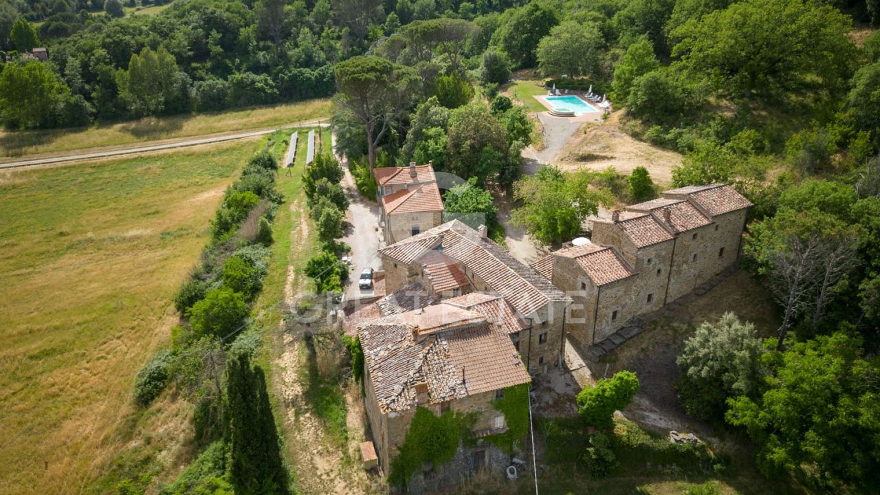 Дом в Кортоне, Италия, 2 200 м² - фото 3