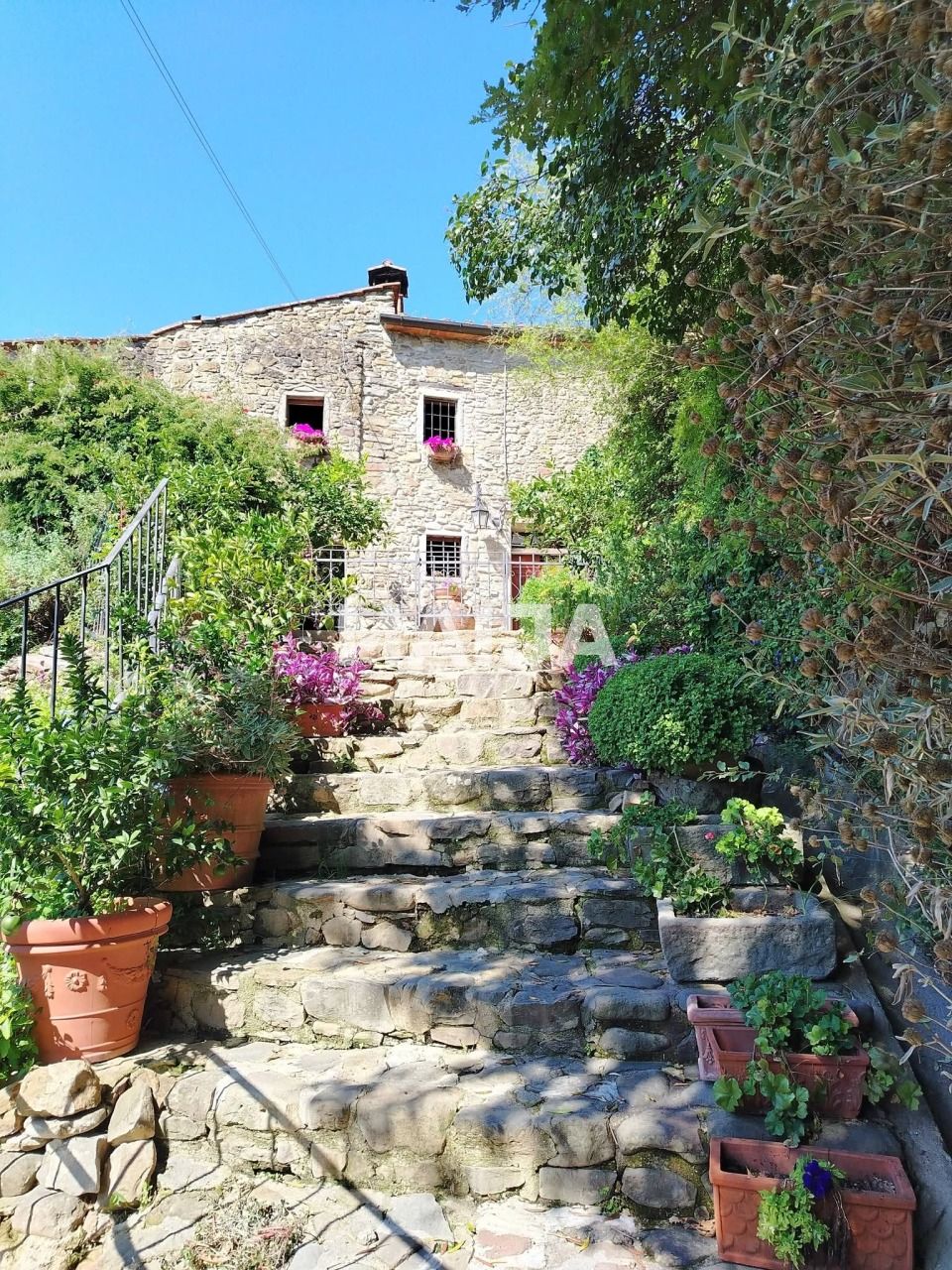 Вилла в Пистое, Италия, 230 м² - фото 1