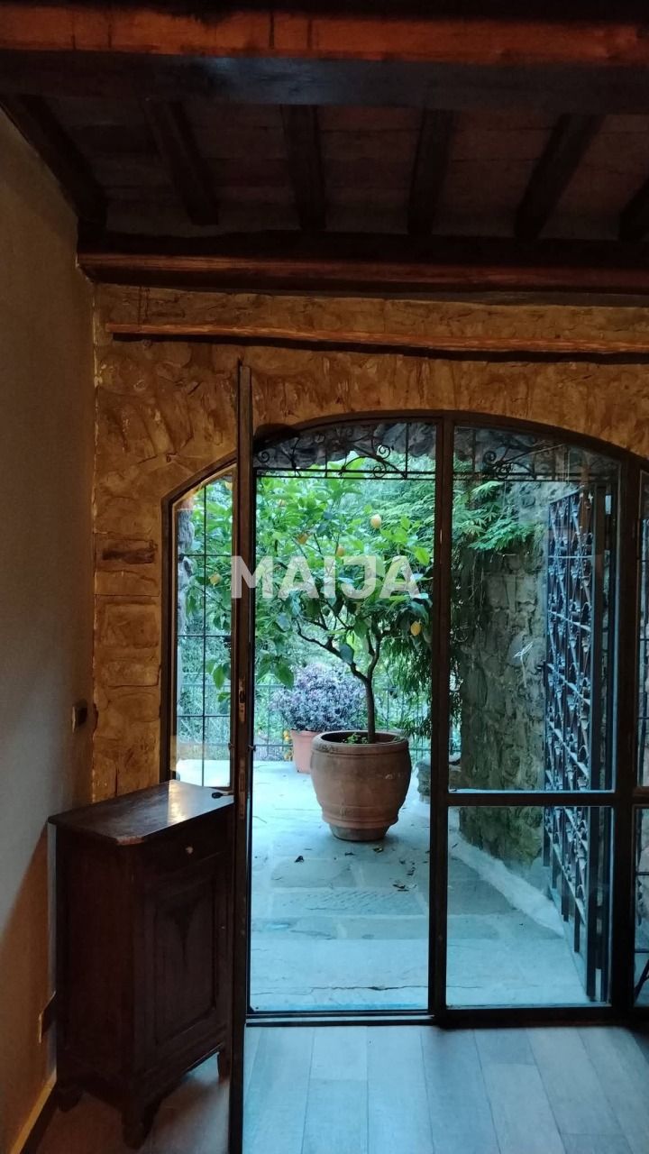 Вилла в Пистое, Италия, 230 м² - фото 2