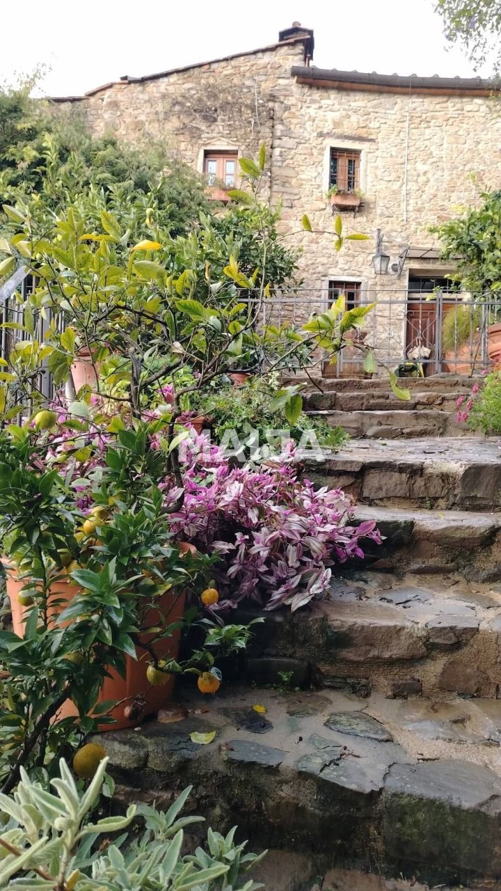 Вилла в Пистое, Италия, 230 м² - фото 8