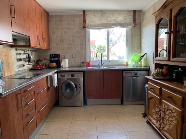 Шале в Камбрильсе, Испания, 311 м² - фото 15