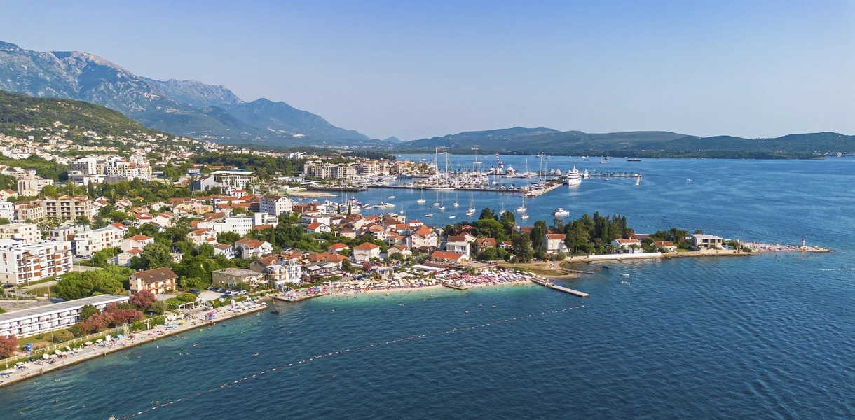 Пентхаус в Тивате, Черногория, 217.98 м² - фото 1