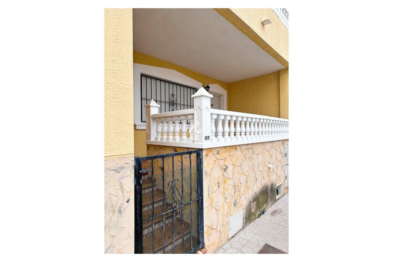 Апартаменты в Ориуэле, Испания, 60 м² - фото 1