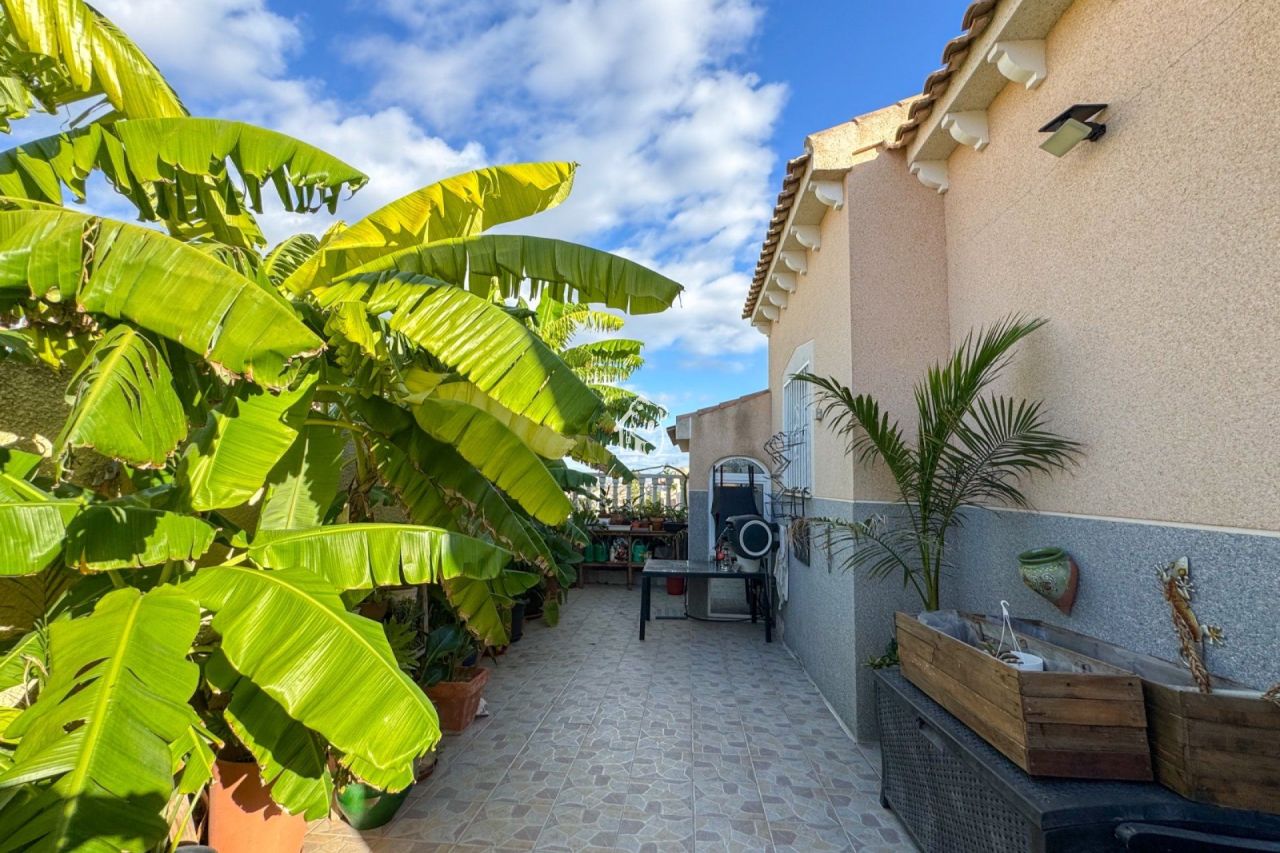 Дом в Сьюдад-Кесада, Испания, 100 м² - фото 9