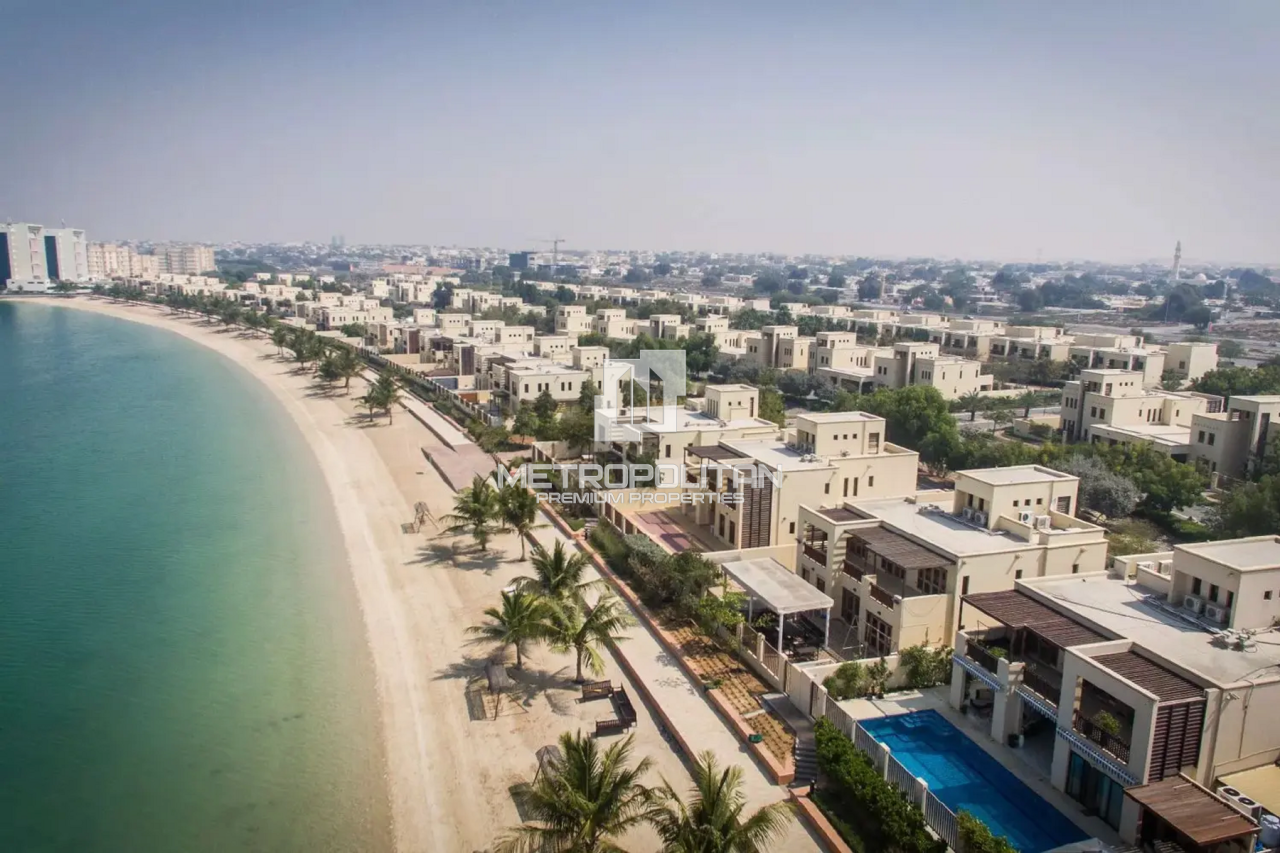 Таунхаус в Рас-эль-Хайме, ОАЭ, 170 м² - фото 1