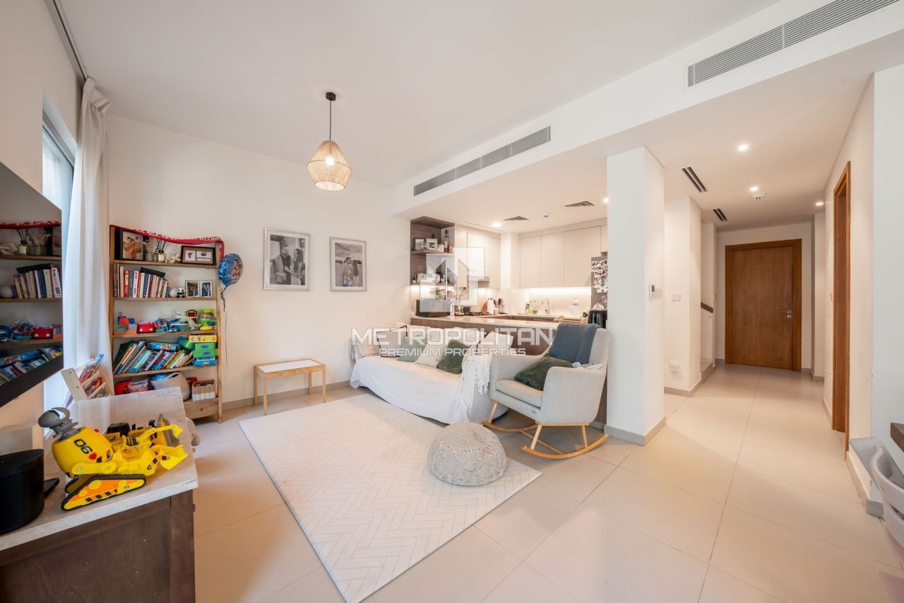 Таунхаус в Дубае, ОАЭ, 221 м² - фото 1