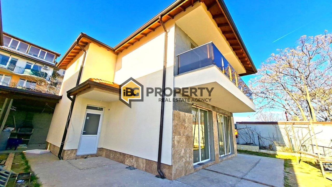 Дом в Бяле, Болгария, 150 м² - фото 1