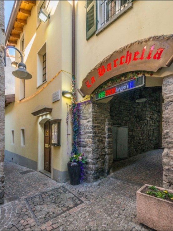 Кафе, ресторан в Кампионе-д'Италия, Италия, 338 м² - фото 1