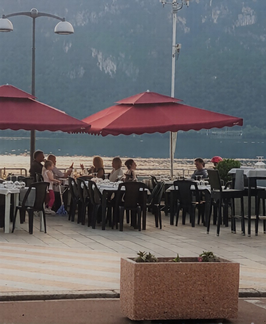 Кафе, ресторан в Кампионе-д'Италия, Италия, 338 м² - фото 3