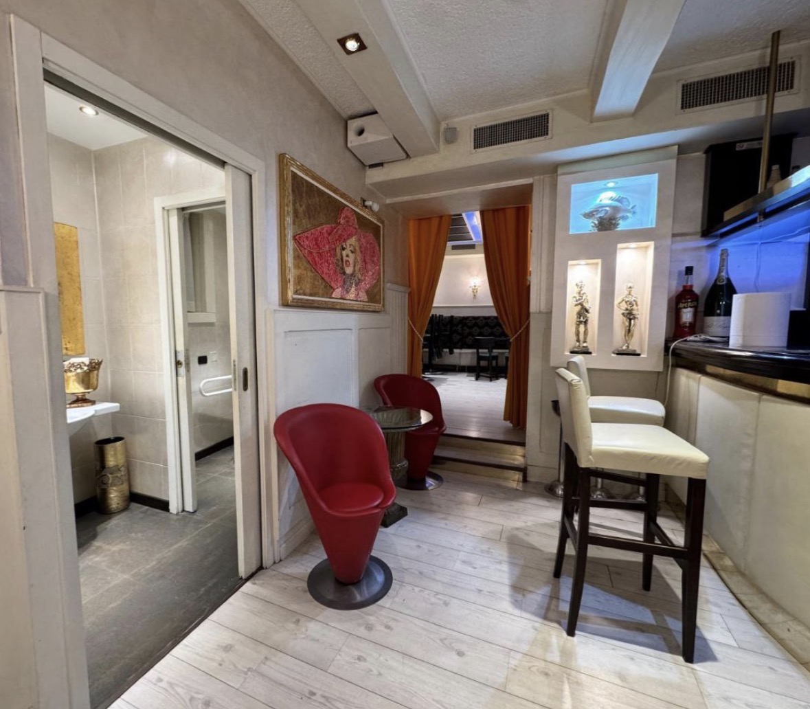 Кафе, ресторан в Кампионе-д'Италия, Италия, 338 м² - фото 10