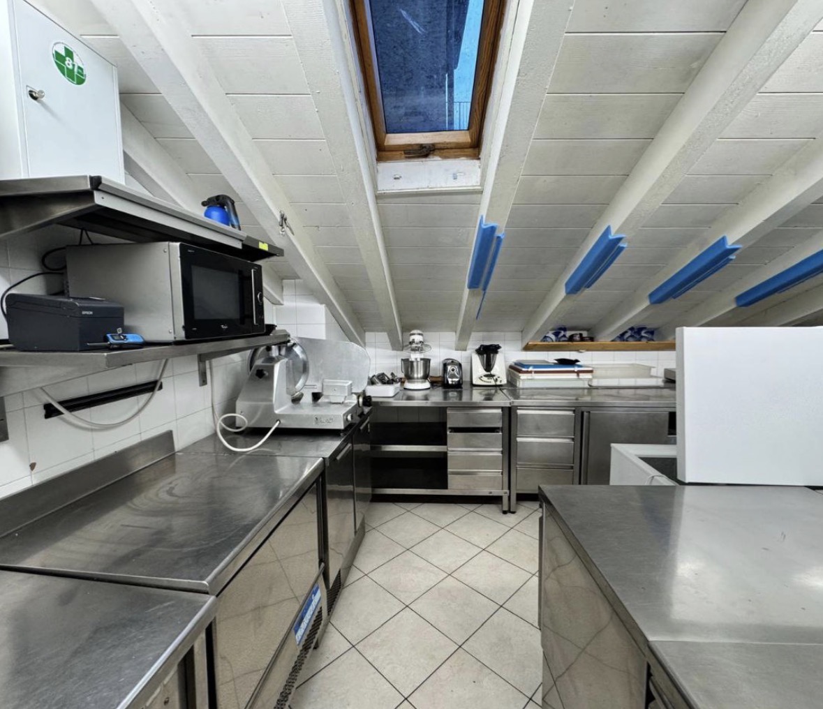 Кафе, ресторан в Кампионе-д'Италия, Италия, 338 м² - фото 17