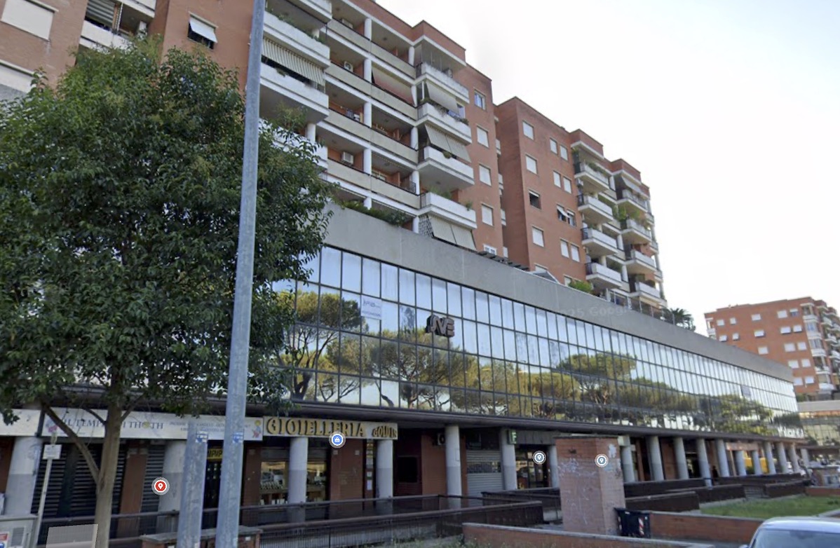 Магазин в Риме, Италия, 49 м² - фото 1