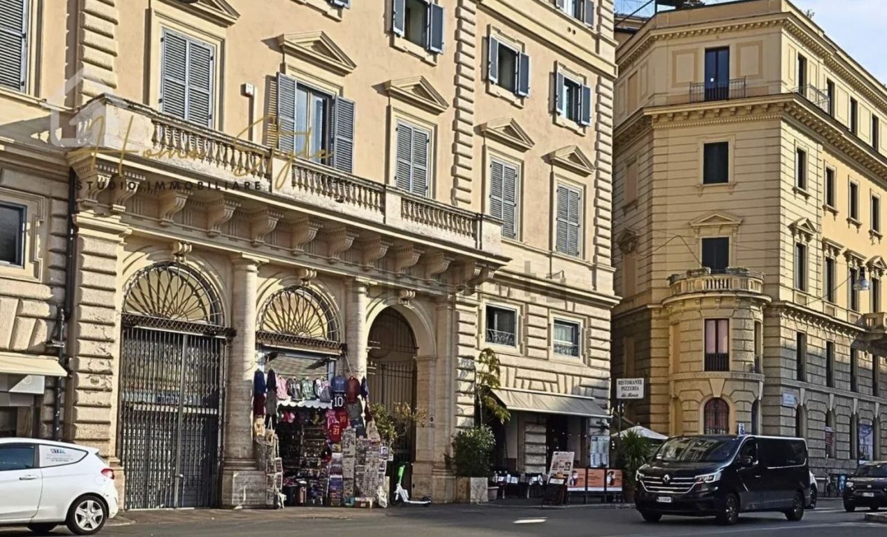 Магазин в Риме, Италия, 70 м² - фото 1