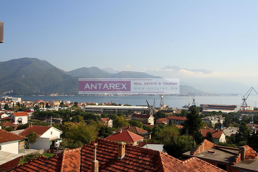 Земля в Биеле, Черногория, 3 431 м² - фото 1