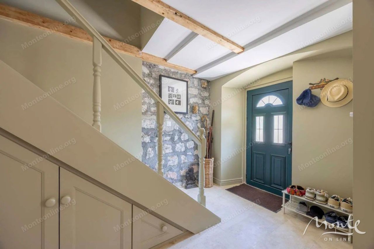 Вилла в Херцег-Нови, Черногория, 92 м² - фото 6