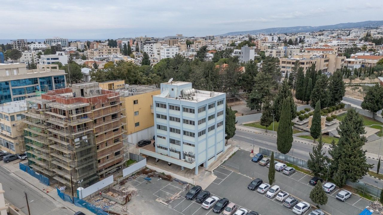 Коммерческая недвижимость в Пафосе, Кипр, 836 м² - фото 1