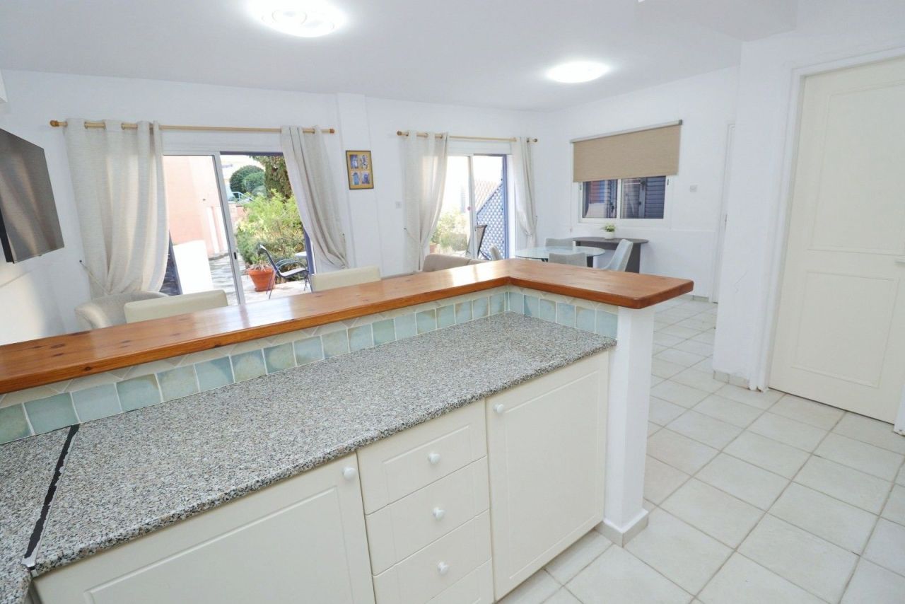 Таунхаус в Пафосе, Кипр, 94 м² - фото 13