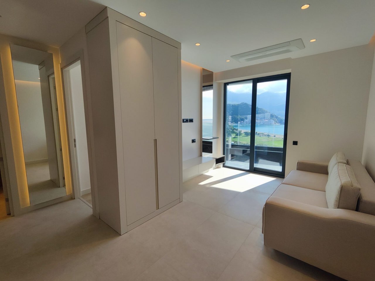 Квартира в Бечичи, Черногория, 69 м² - фото 1