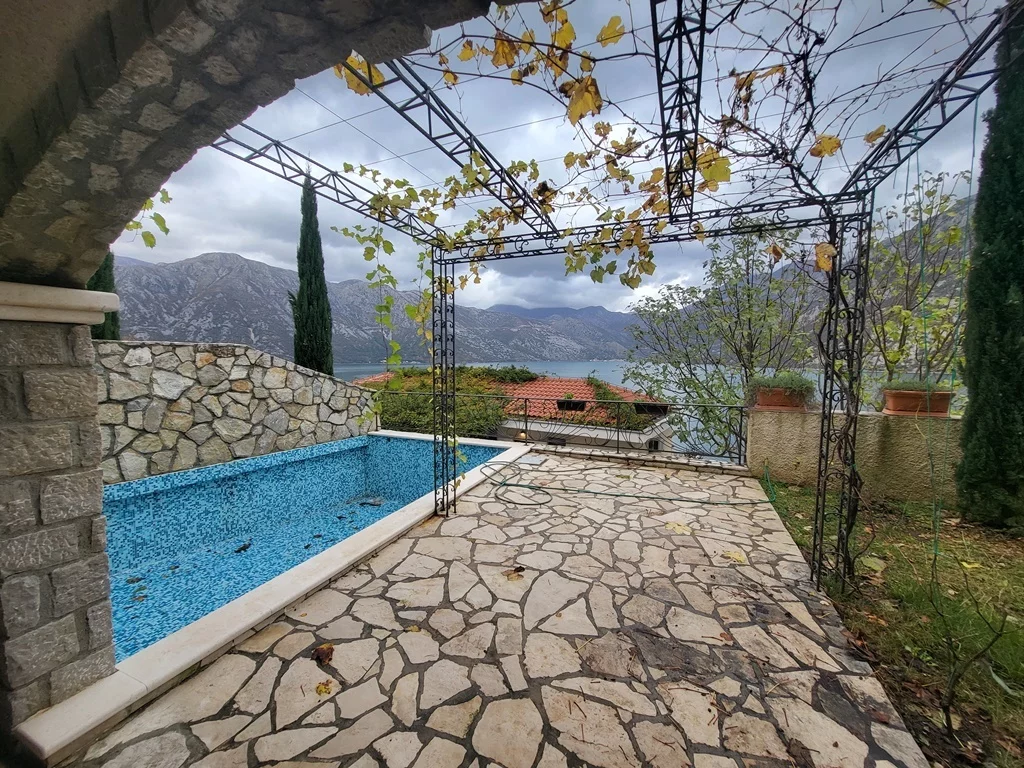 Квартира в Которе, Черногория, 126 м² - фото 2