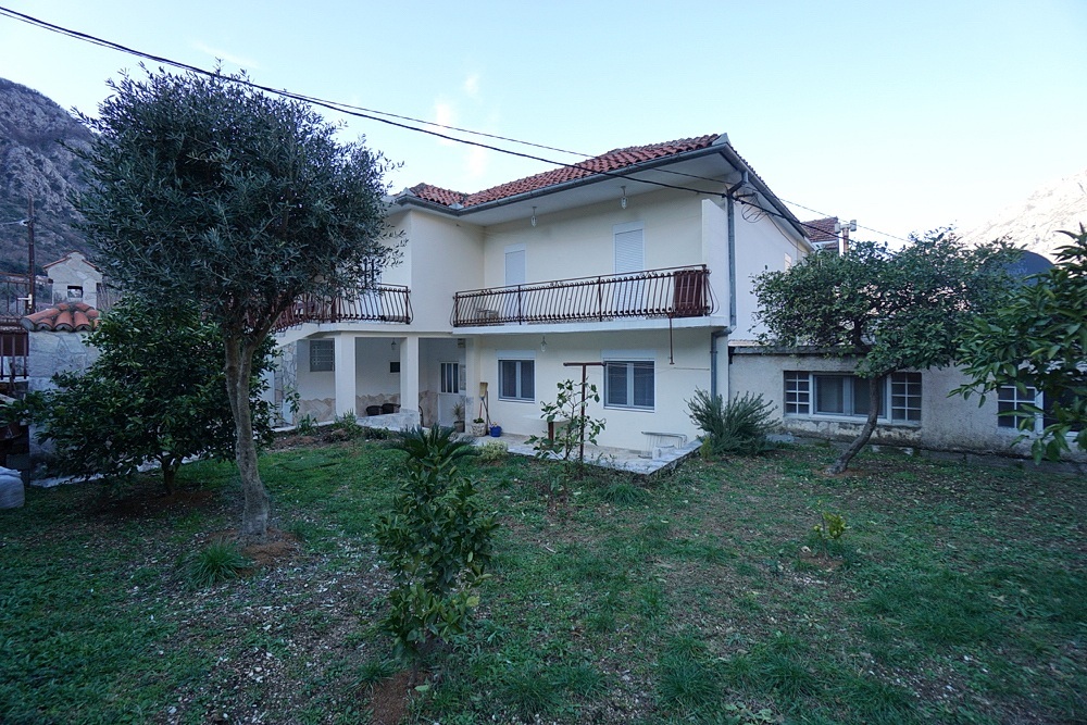 Вилла в Шкальяри, Черногория, 192 м² - фото 1