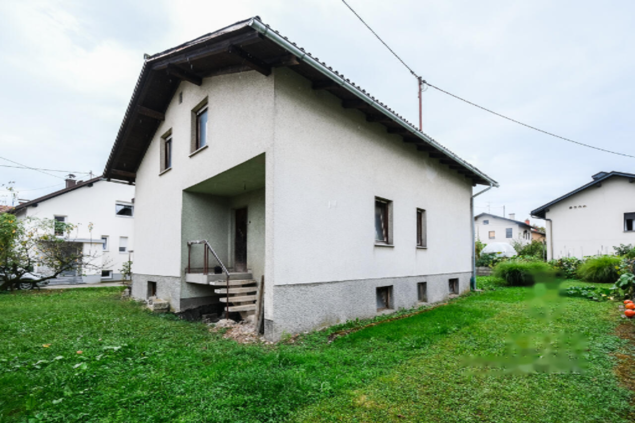 Земля в Любляне, Словения, 499 м² - фото 1