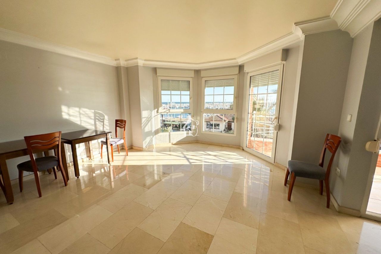 Апартаменты в Торревьехе, Испания, 145 м² - фото 1