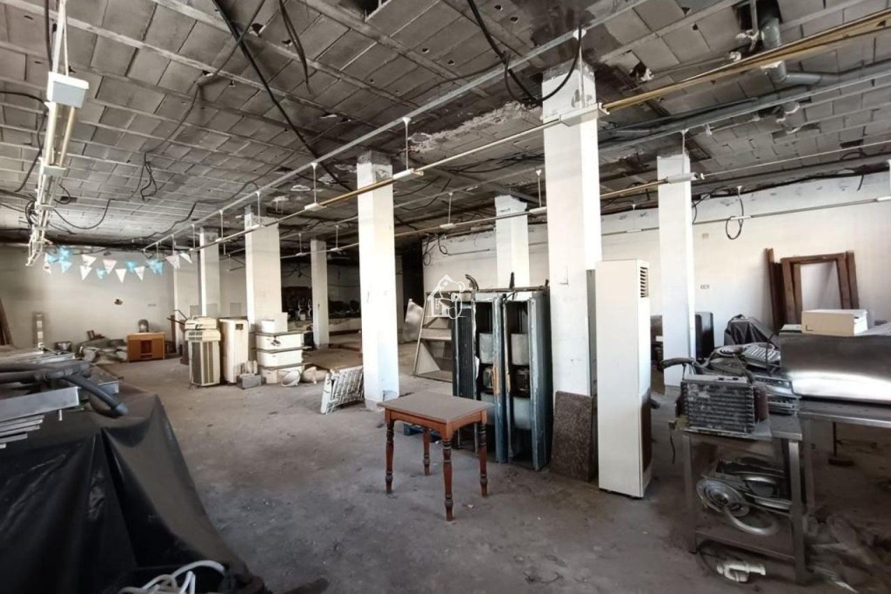 Магазин в Торревьехе, Испания, 352 м² - фото 1