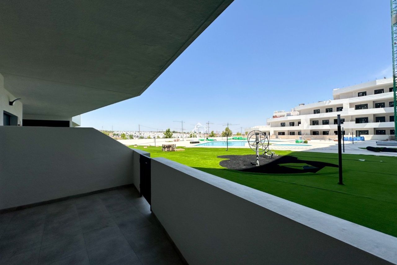 Апартаменты в Сан-Мигель де Салинас, Испания, 94 м² - фото 1