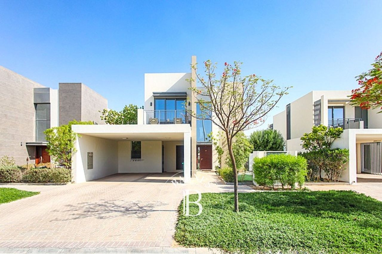 Вилла в Дубае, ОАЭ, 260.5 м² - фото 1