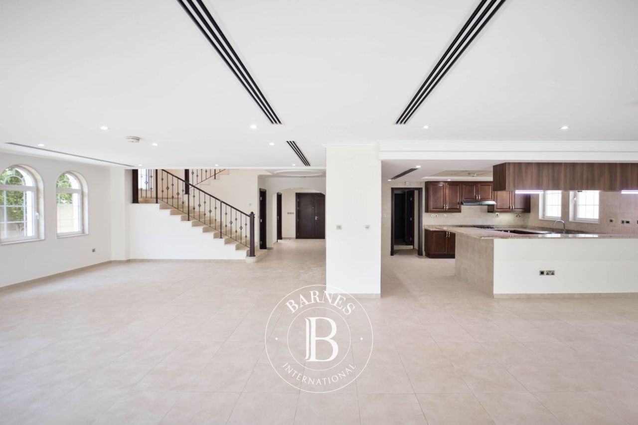 Вилла в Дубае, ОАЭ, 854.7 м² - фото 2