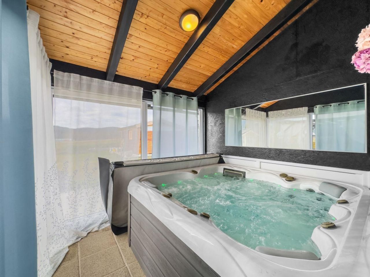 Отель, гостиница в Равне-Горе, Хорватия, 305 м² - фото 9