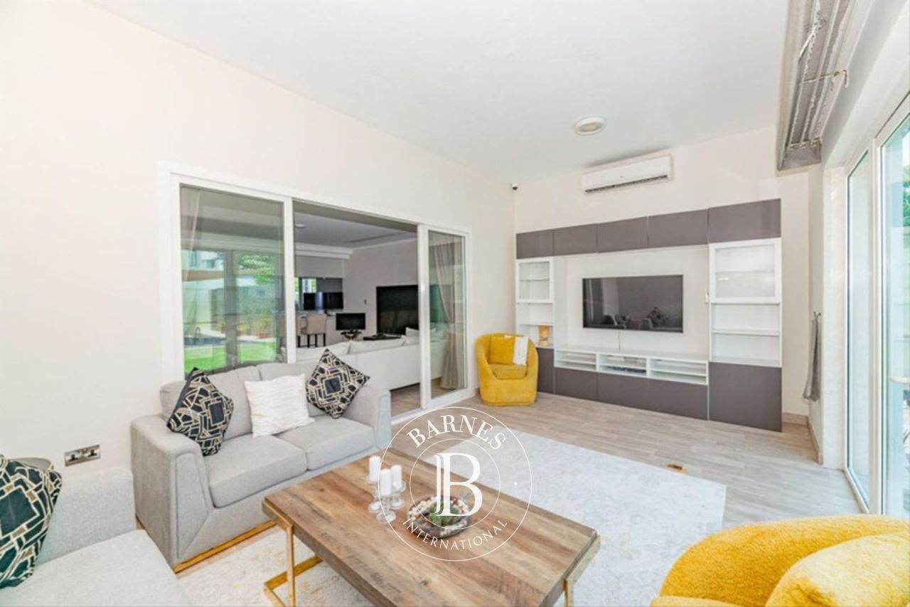 Вилла в Дубае, ОАЭ, 402.7 м² - фото 4