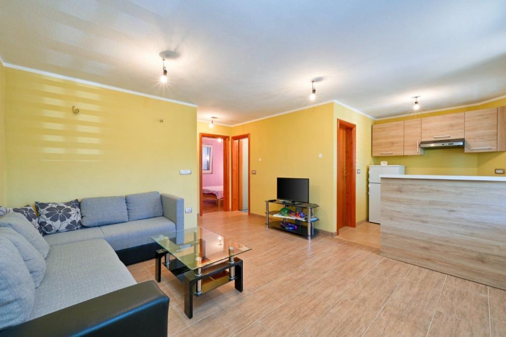 Отель, гостиница Malinska, Хорватия, 160 м² - фото 12