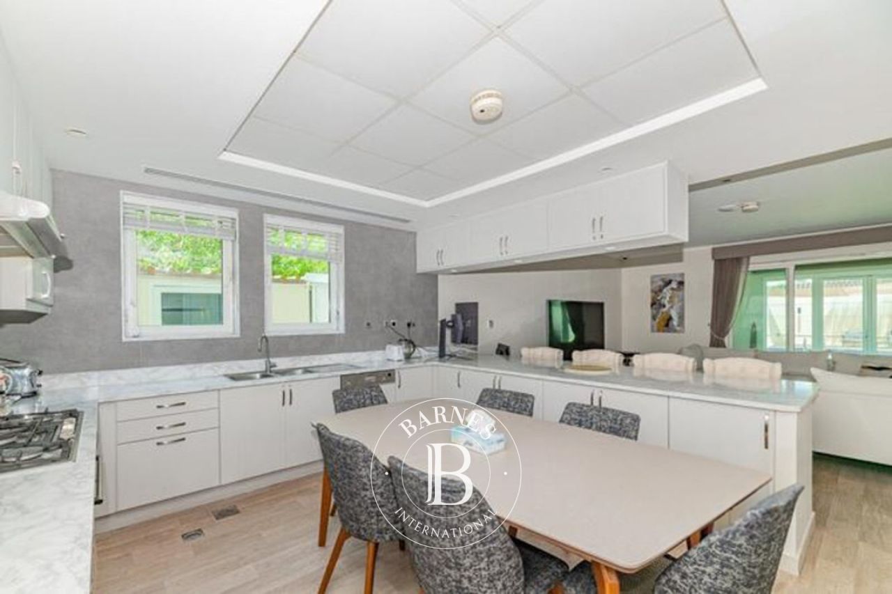 Вилла в Дубае, ОАЭ, 402.7 м² - фото 6