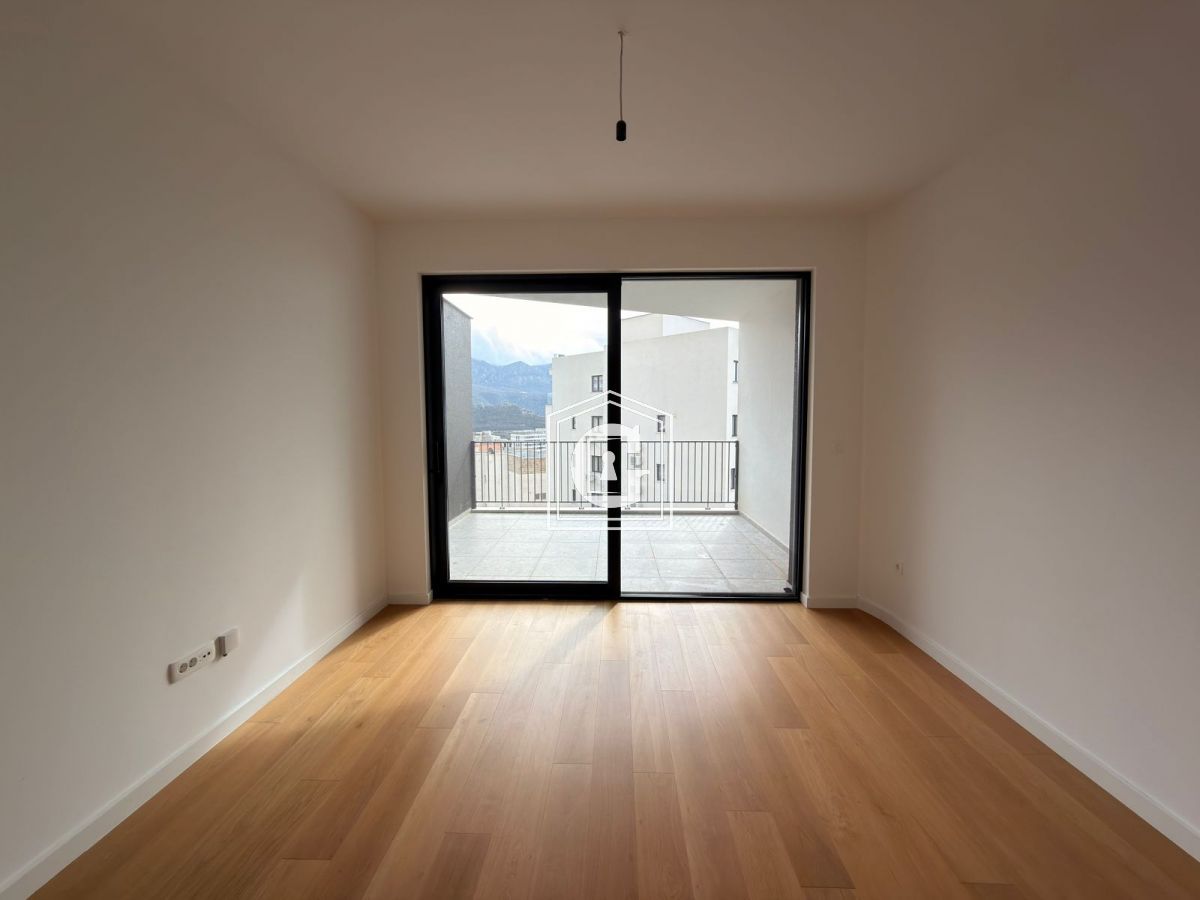 Апартаменты в Бечичи, Черногория, 59 м² - фото 1