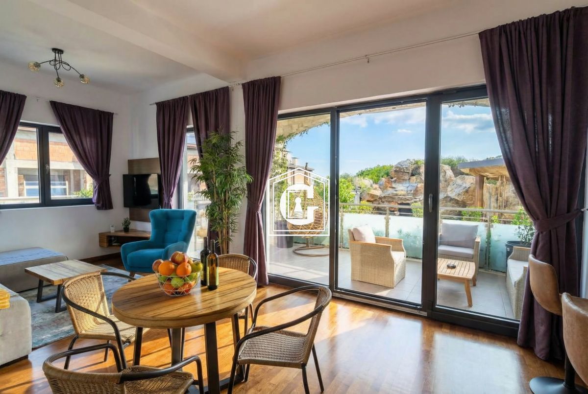 Апартаменты в Бечичи, Черногория, 83 м² - фото 1