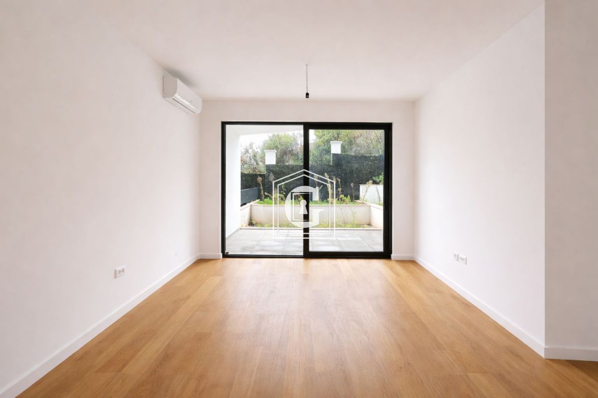 Апартаменты в Бечичи, Черногория, 60 м² - фото 1