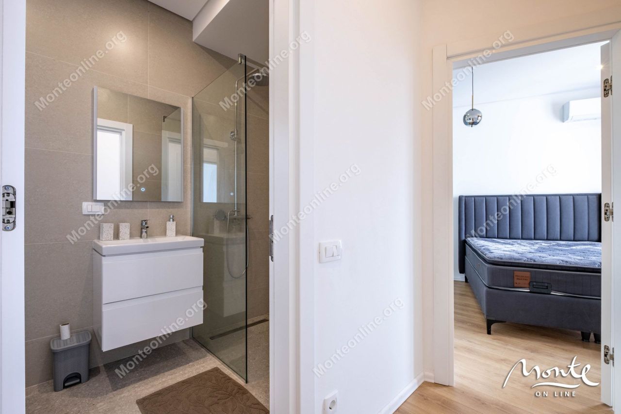 Апартаменты в Тивате, Черногория, 76 м² - фото 17