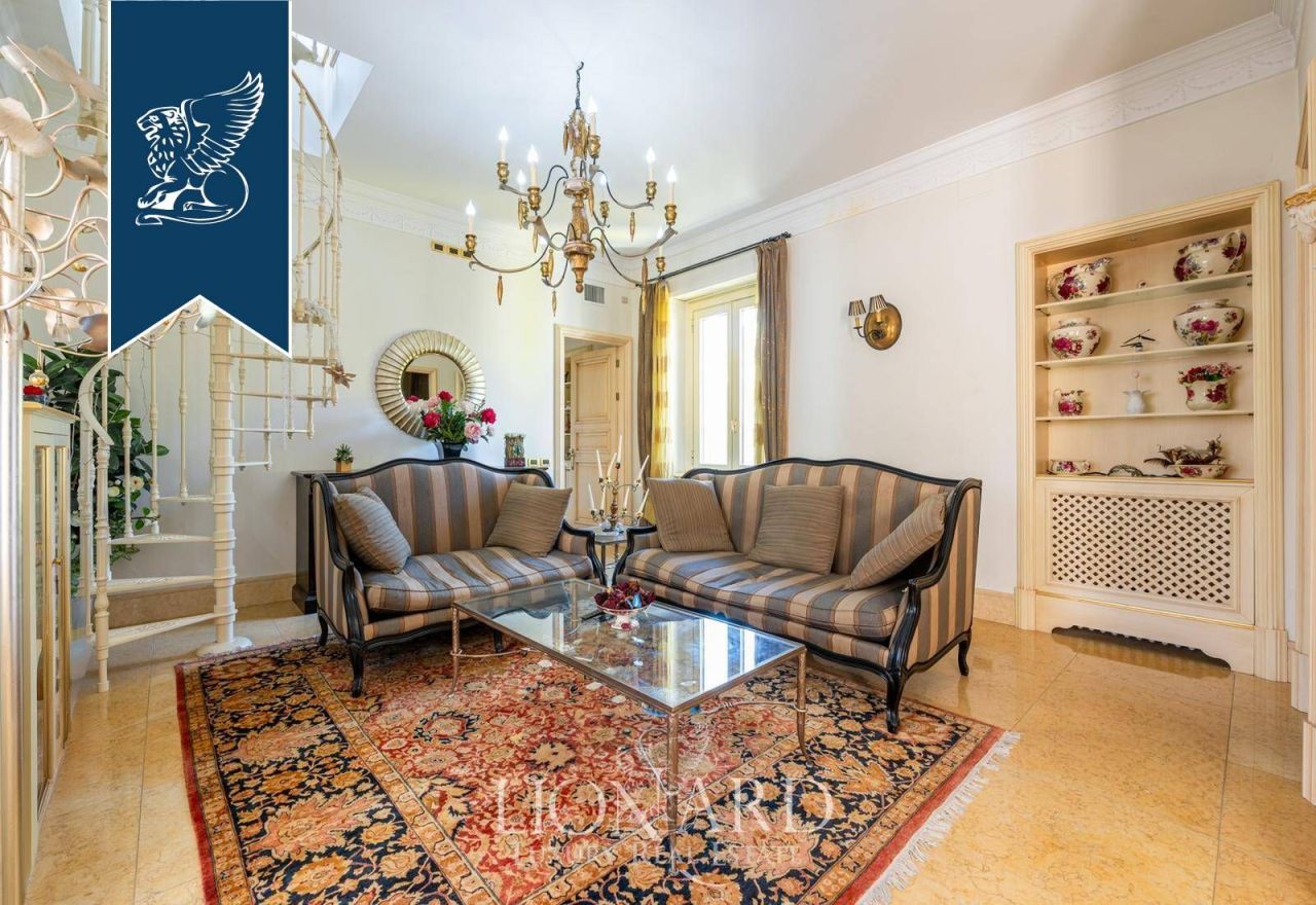 Апартаменты в Милане, Италия, 200 м² - фото 5