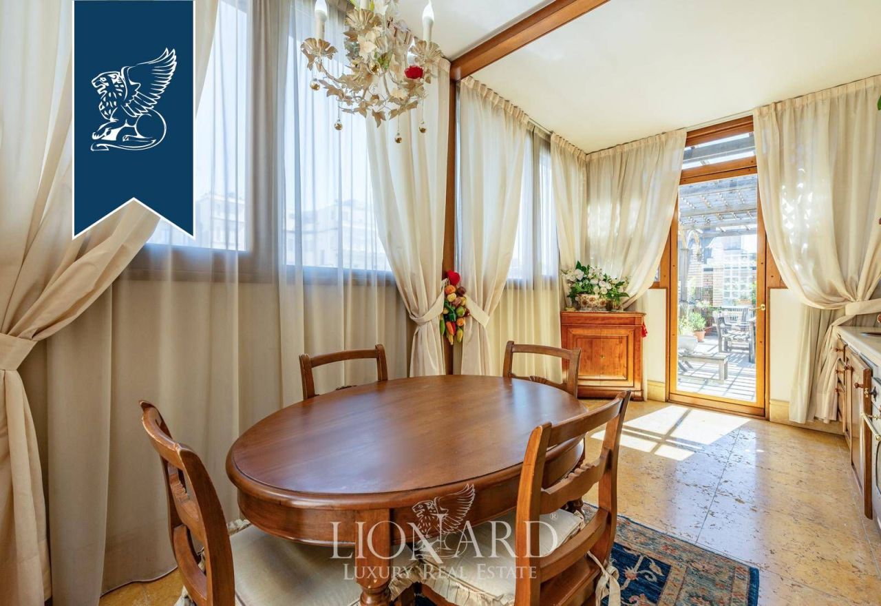 Апартаменты в Милане, Италия, 200 м² - фото 9