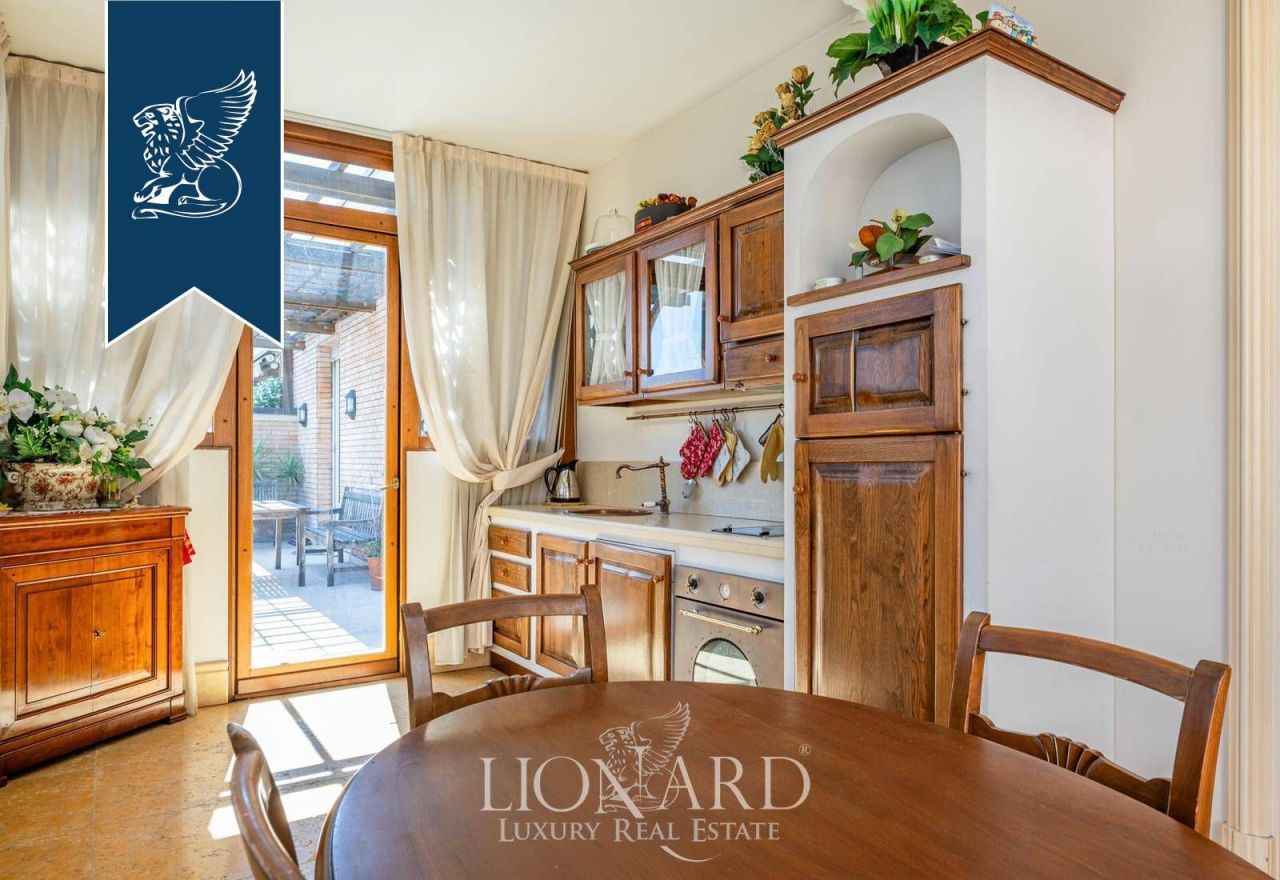 Апартаменты в Милане, Италия, 200 м² - фото 10