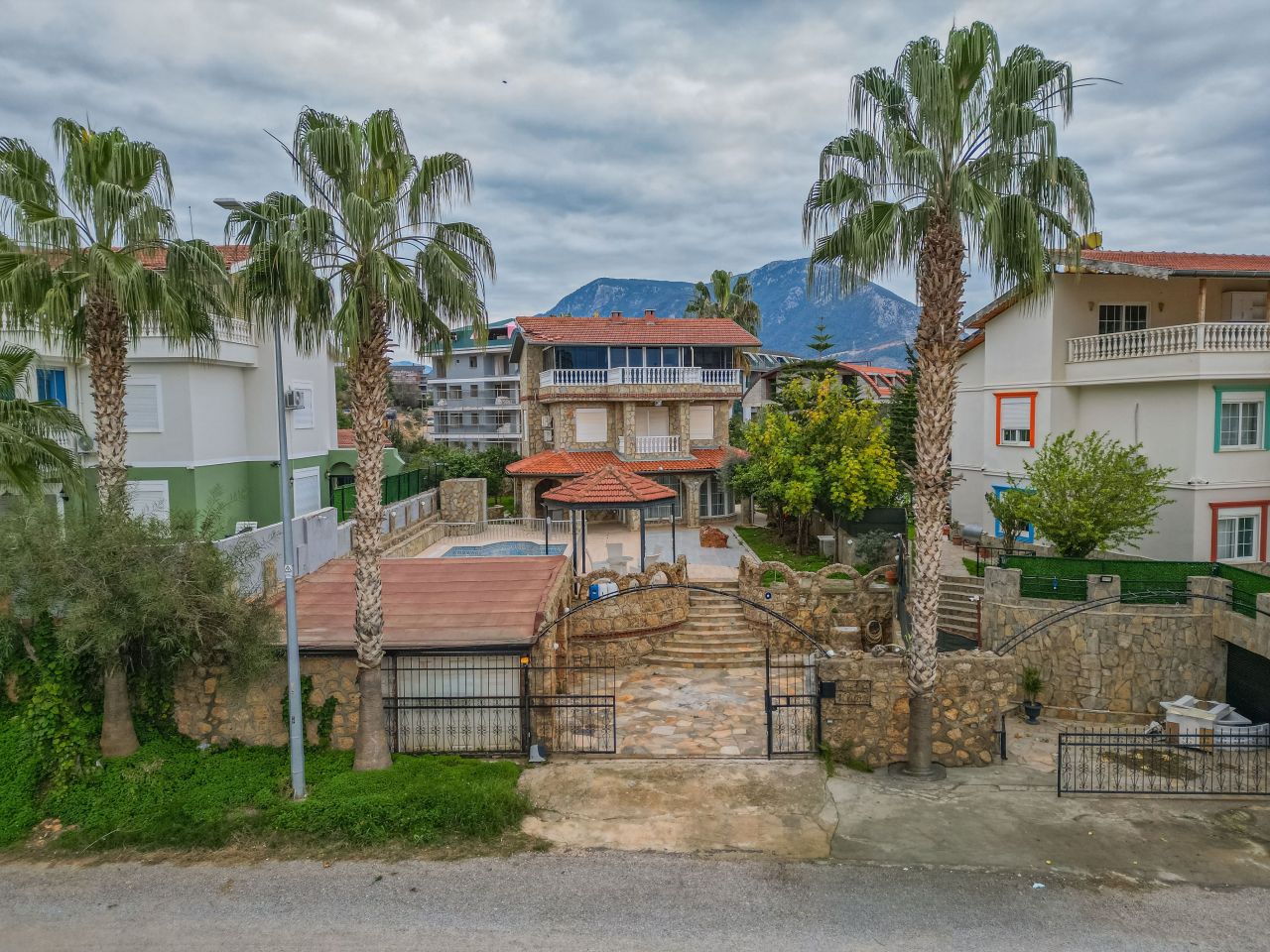 Вилла в Алании, Турция, 400 м² - фото 1