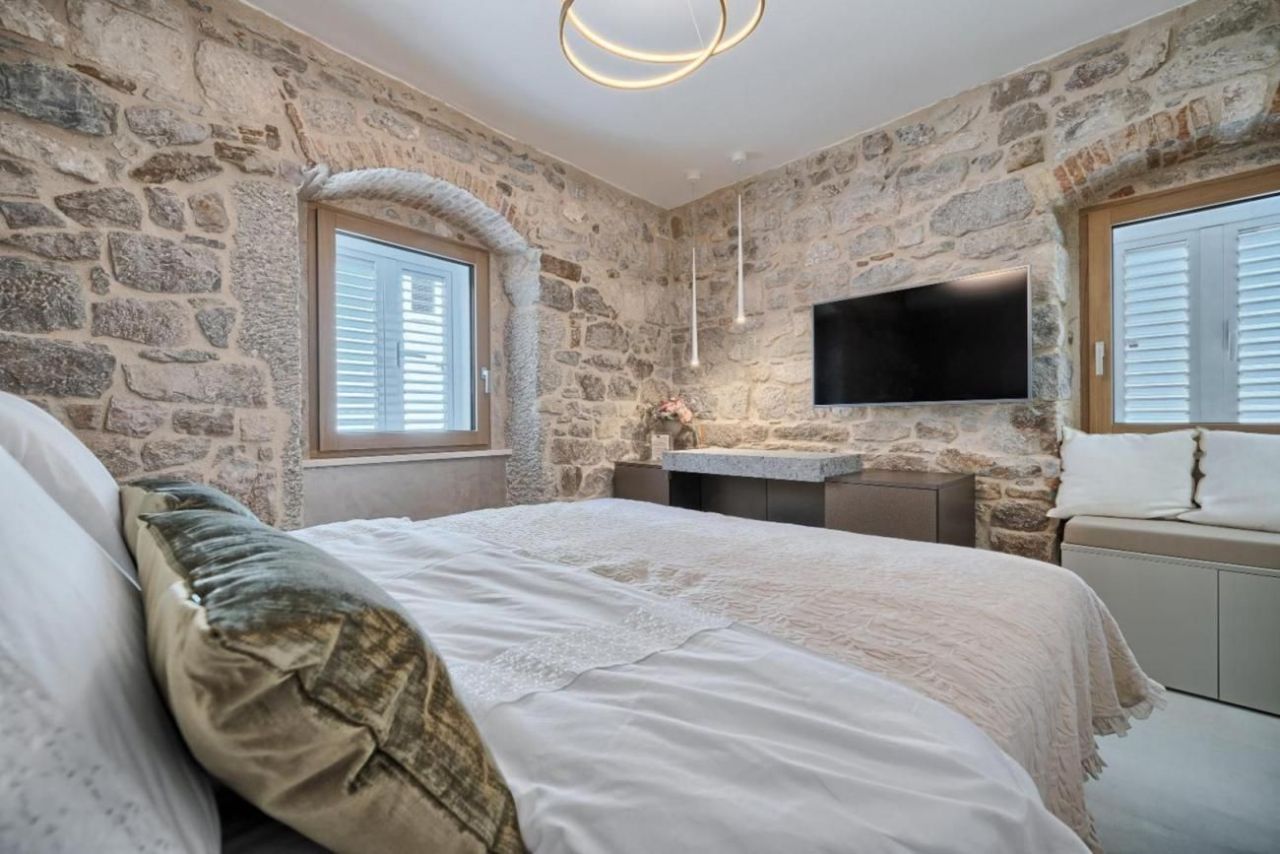 Отель, гостиница Varos, Хорватия, 80 м² - фото 1