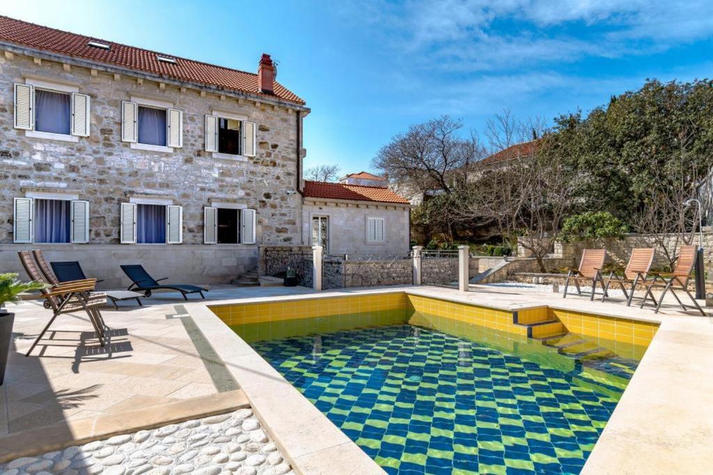 Отель, гостиница Sumartin, Хорватия, 340 м² - фото 3